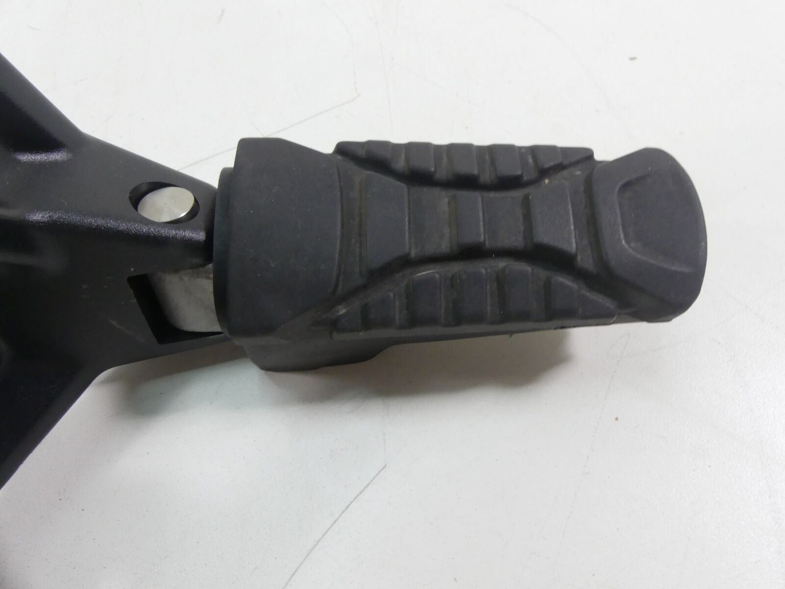 2018 BMW S1000XR K49 Rear Passenger Footpeg Foot Peg Mount Set - Read 4671855384 {{ shop.shopifyCountryName }} - Mototech271