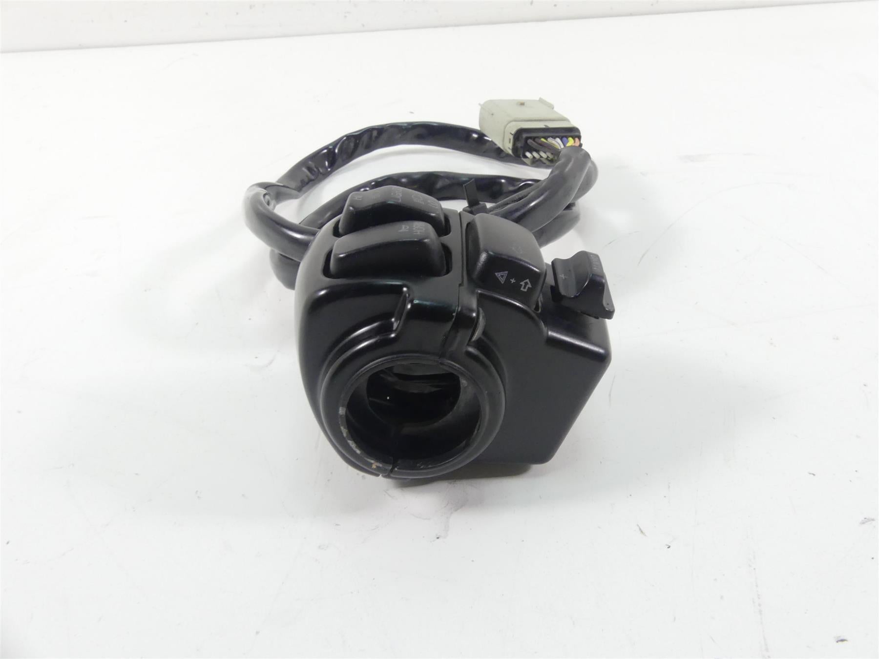 2013 Harley Touring FLTRX Road Glide Left Hand Audio Control Switch 71682-06A {{ shop.shopifyCountryName }} - Mototech271