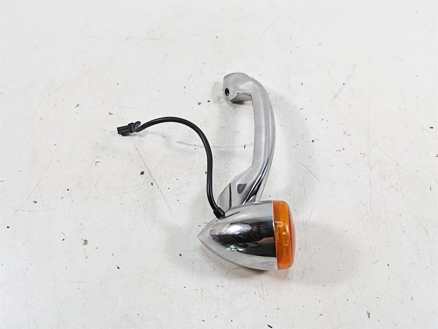 2006 Harley FLSTI Softail Heritage Rear Turn Signal Bar Set - Read 68510-74C {{ shop.shopifyCountryName }} - Mototech271