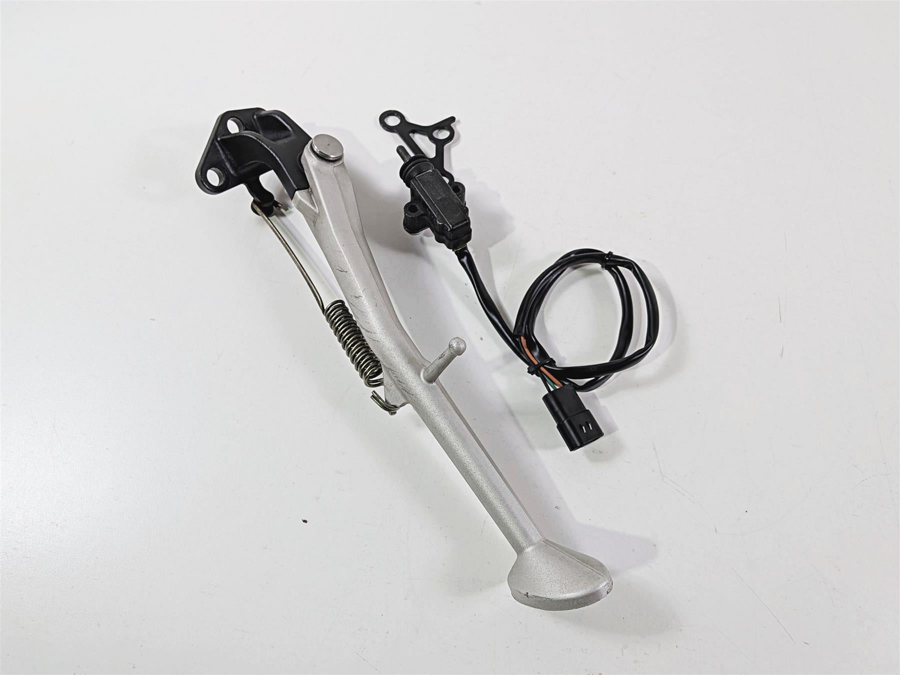 2019 Triumph Speed Triple RS 1050 Side Kickstand Kick Stand & Switch T2089733 {{ shop.shopifyCountryName }} - Mototech271