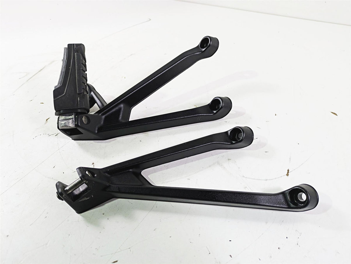 2019 BMW S1000XR K49 Rear Passenger Footpeg Set - Read 46718553845 46718553846 {{ shop.shopifyCountryName }} - Mototech271