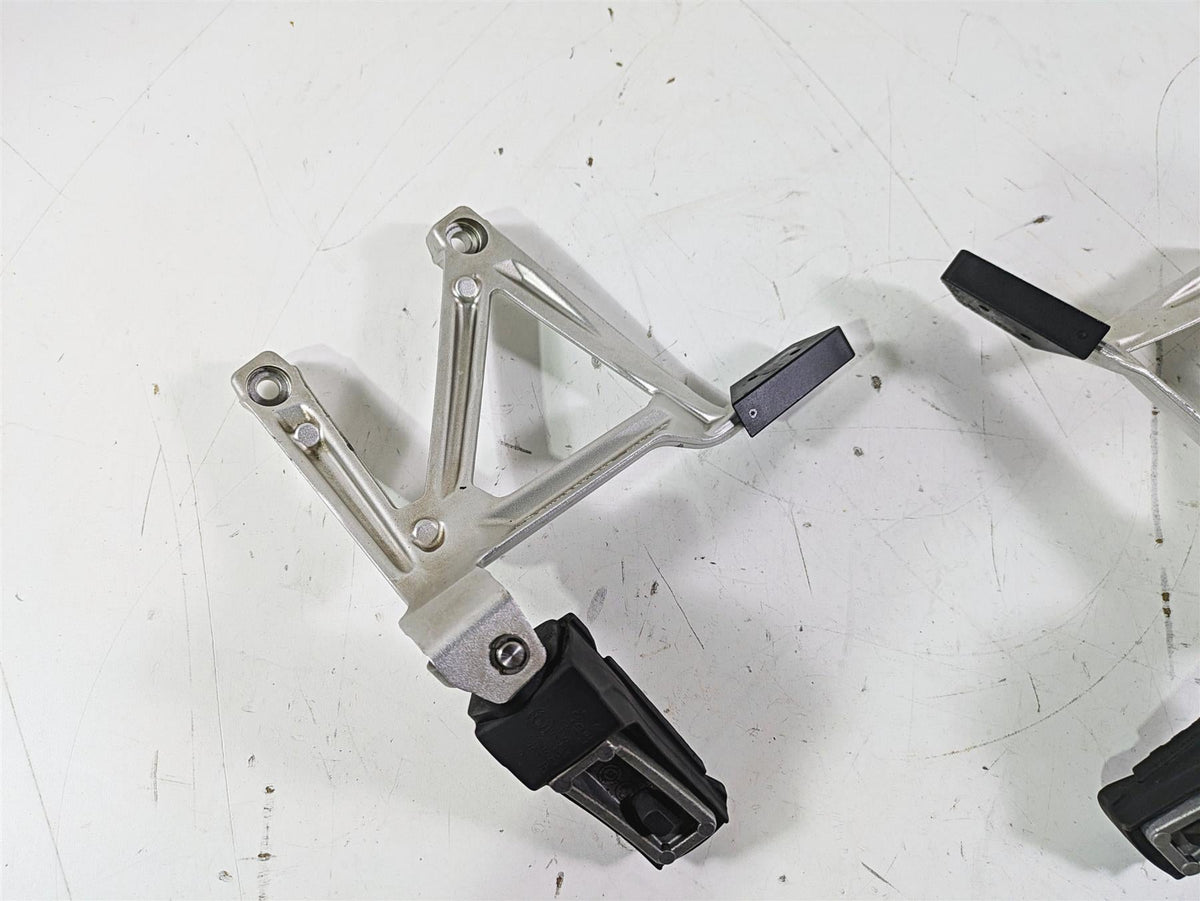 2016 BMW R1200GS GSW K50 Rear Passenger Footpeg Set 46718528793 46718528794 {{ shop.shopifyCountryName }} - Mototech271