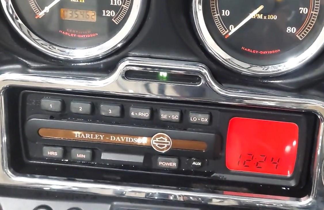 2003 Harley Touring FLHTCI E-Glide 100TH Radio Sound Stereo Cd Player 76164-03 {{ shop.shopifyCountryName }} - Mototech271