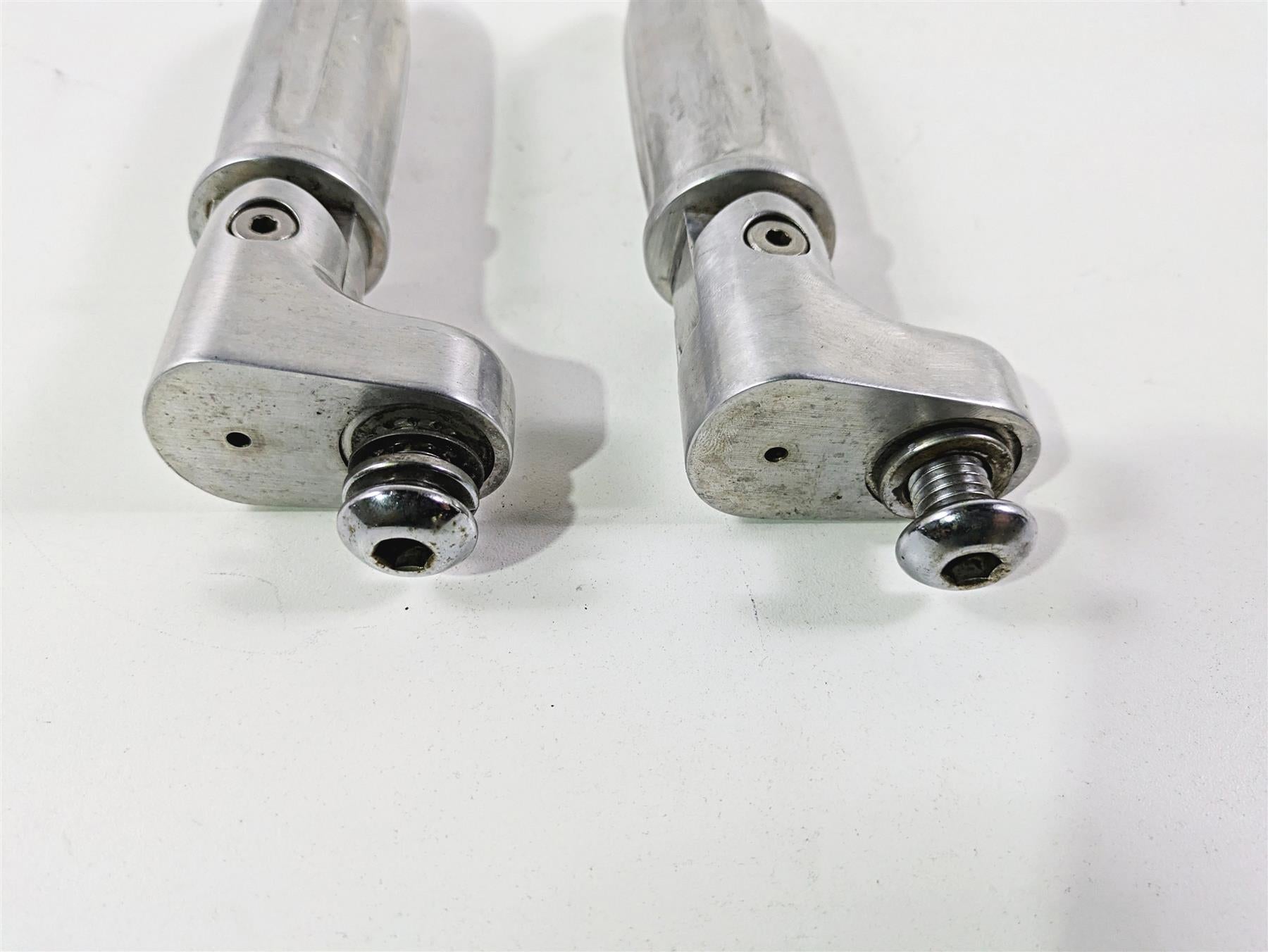 2004 Big Dog Chopper Rear Passenger Foot Peg Rest Set 163-000019-02 {{ shop.shopifyCountryName }} - Mototech271