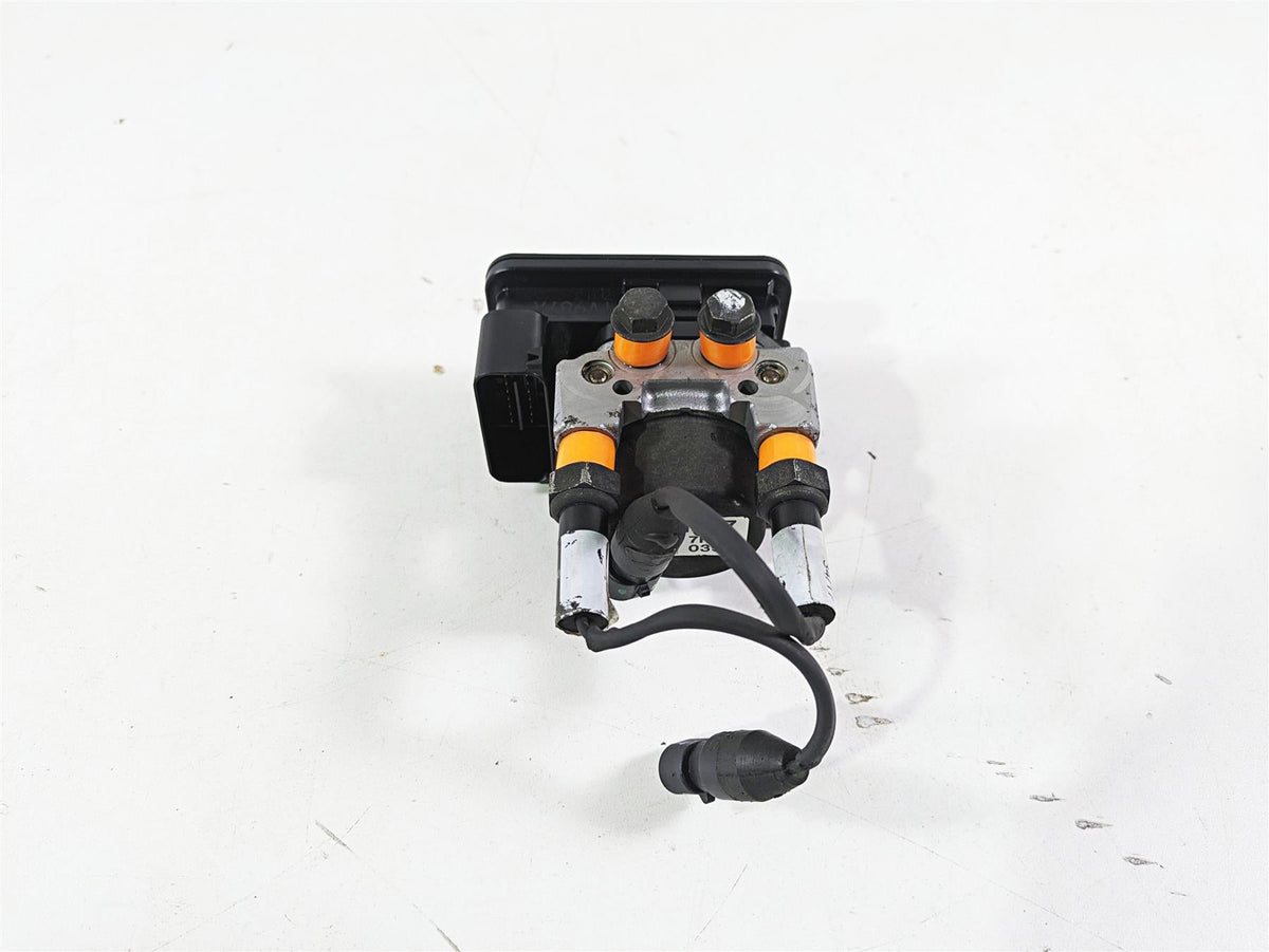 2018 Indian Chieftain Dark Horse Abs Brake Pump Module Unit 2204981 {{ shop.shopifyCountryName }} - Mototech271