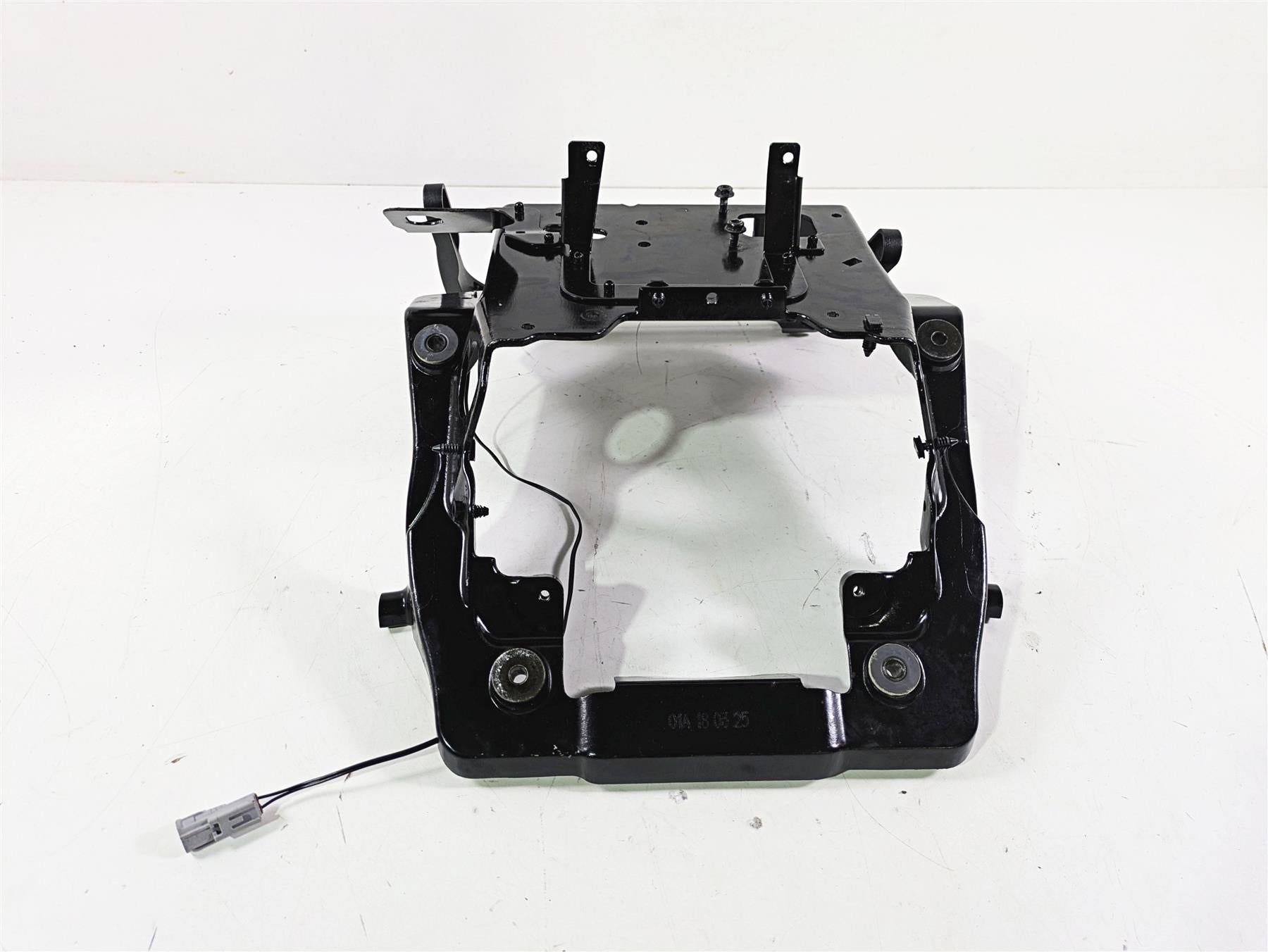 2018 Indian Chieftain Limited Front Fairing Stay Holder Carrier 1022608 {{ shop.shopifyCountryName }} - Mototech271