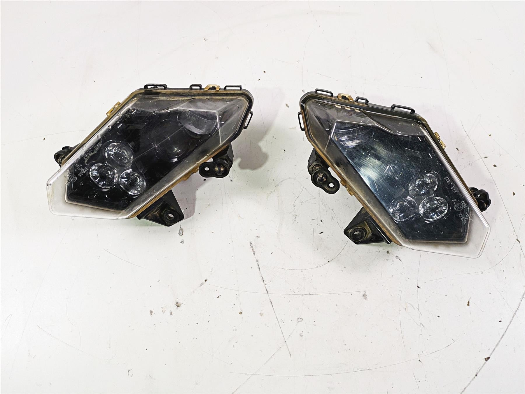 2019 Can Am Maverick X3 XRS Turbo R Headlight Head Lamp Set - Read 710004658 {{ shop.shopifyCountryName }} - Mototech271