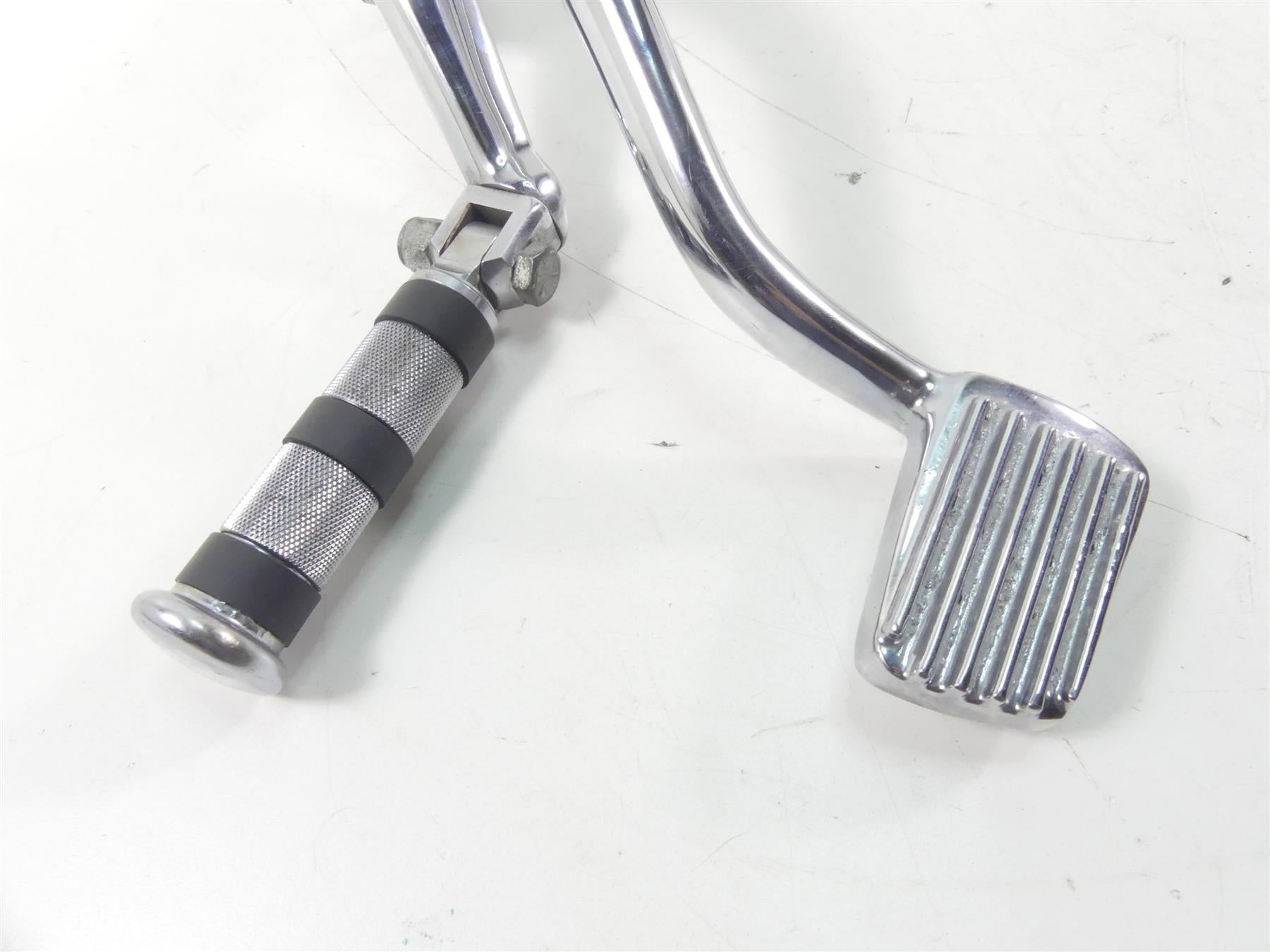 2000 Harley Dyna FXR4 CVO Super Glide Front Rear Footpeg Foot Peg Set 50639-81 {{ shop.shopifyCountryName }} - Mototech271