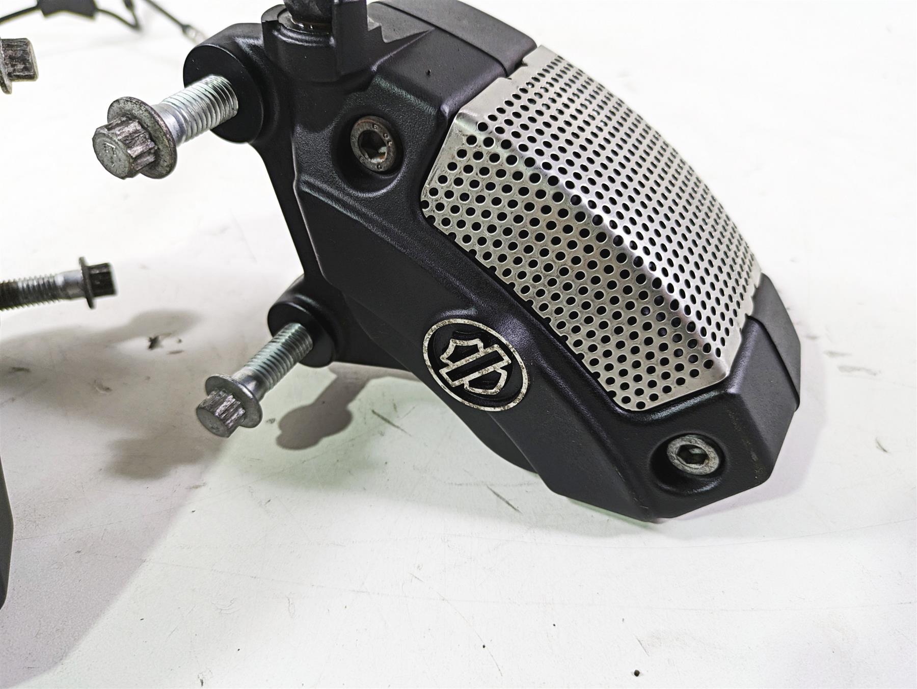 2013 Harley VRSCDX Night Rod Sp Front Brake Caliper Set & Line 44731-08 44732-08 {{ shop.shopifyCountryName }} - Mototech271