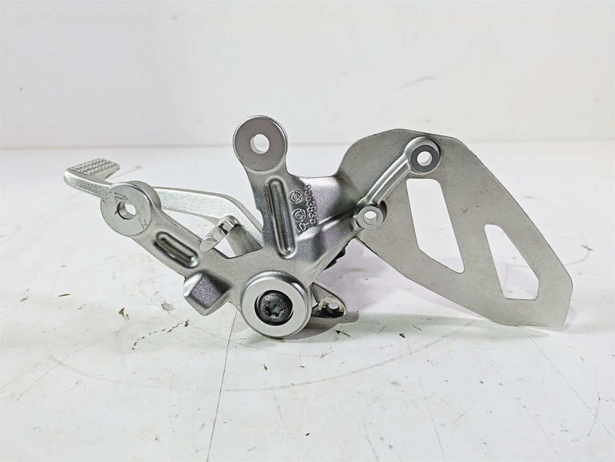 2019 BMW S1000XR K49 Right Rider Footpeg & Brake Pedal Set - Read 46718553836 {{ shop.shopifyCountryName }} - Mototech271