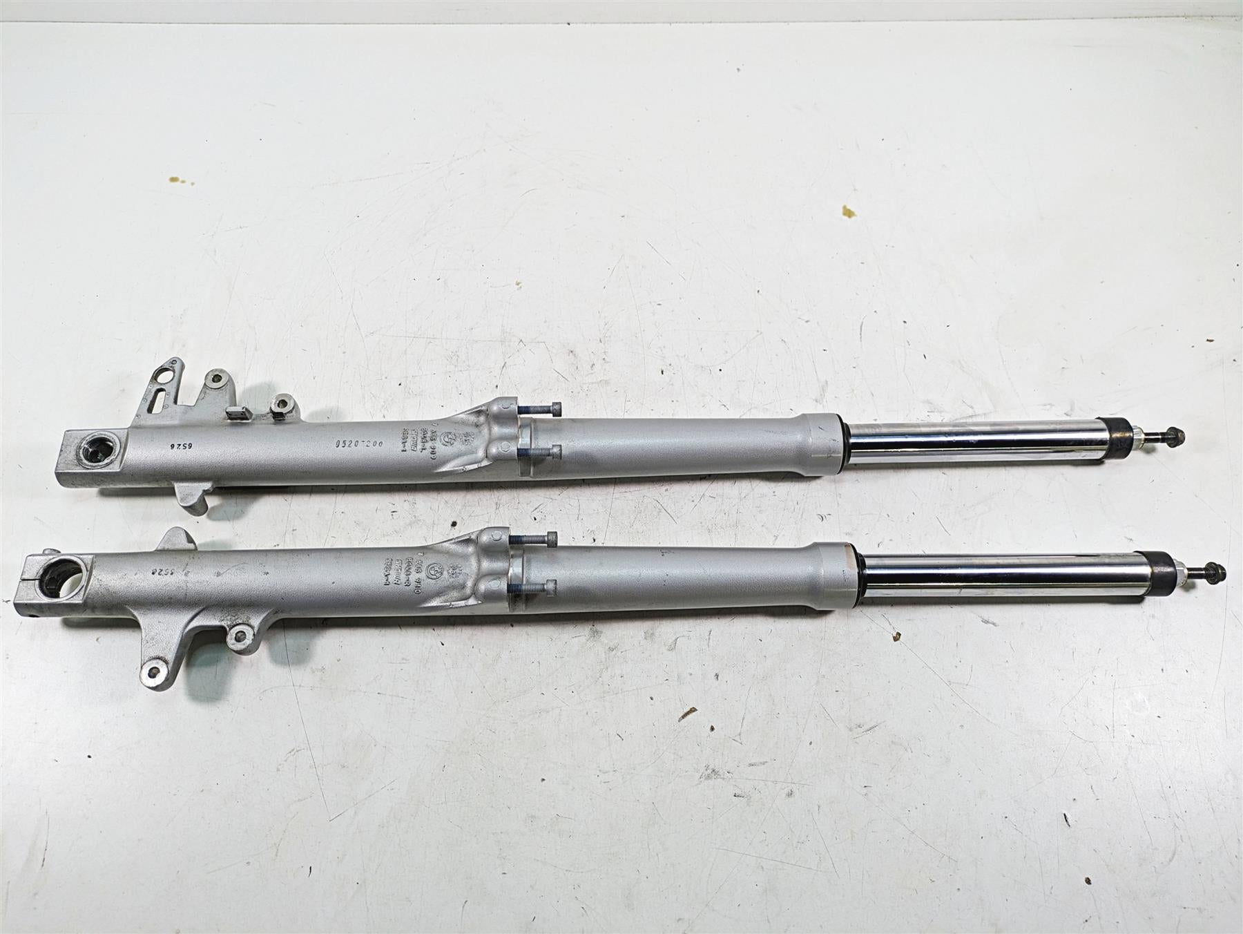 2007 BMW R1200RT K26 Straight Showa Front Fork Leg Set - Read 31427698911 {{ shop.shopifyCountryName }} - Mototech271