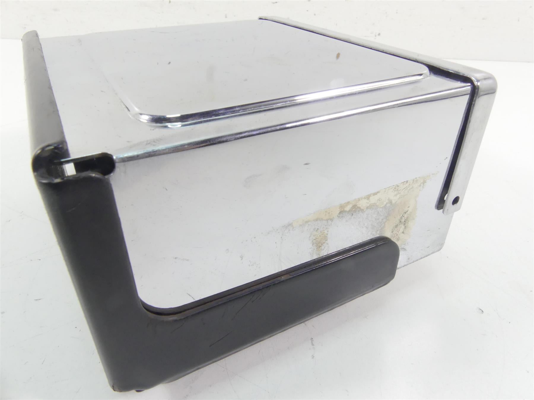 2005 Harley Dyna FXDLI Low Rider Battery Tray Holder Chrome Cover Lid 66375-97 {{ shop.shopifyCountryName }} - Mototech271