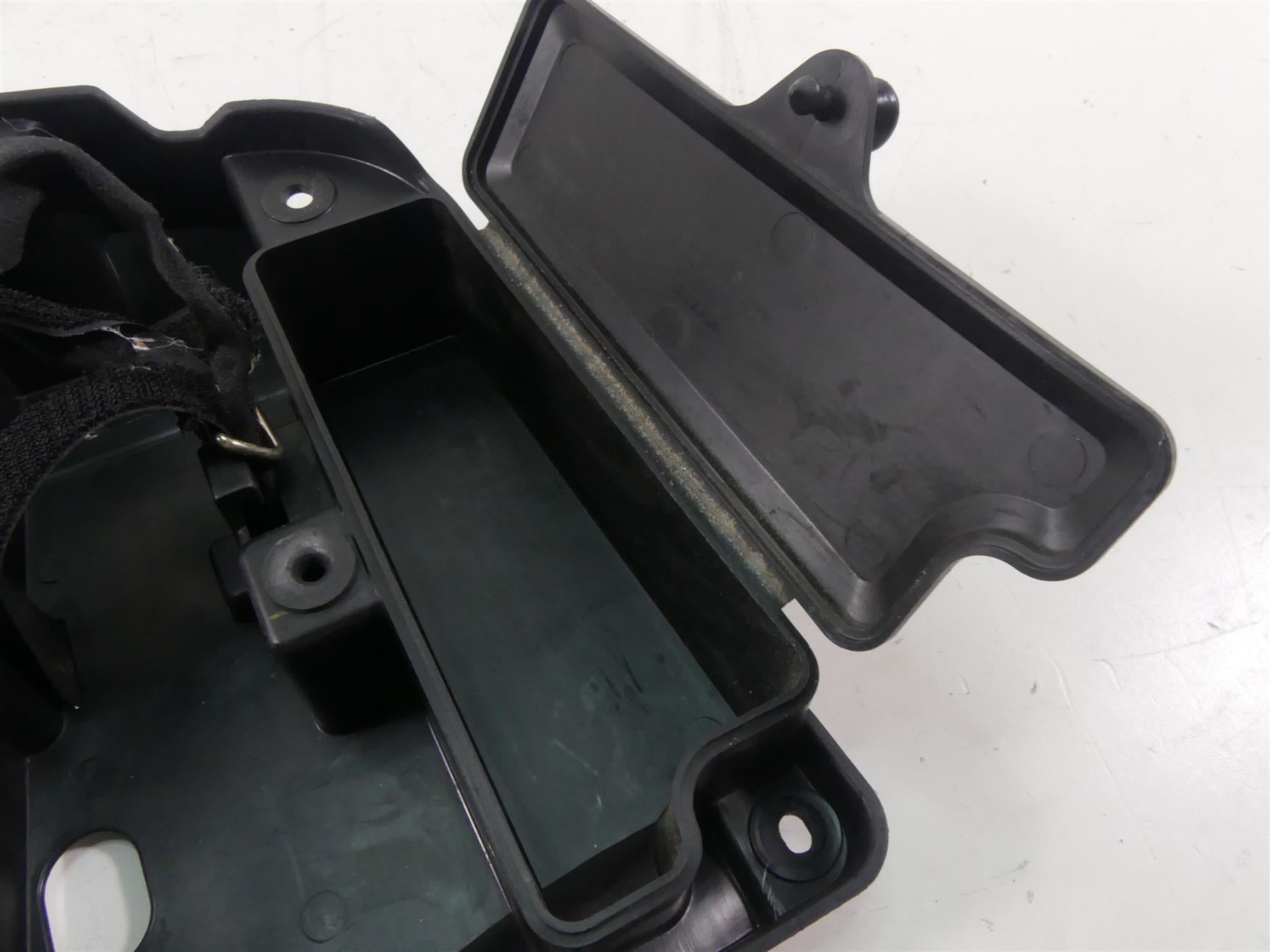 2004 Kawasaki VN1600 Meanstreak Tool Case & Battery Box 32098-1137 {{ shop.shopifyCountryName }} - Mototech271