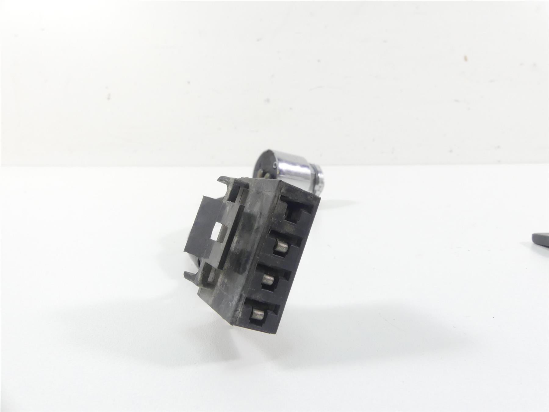 1999 Harley Dyna FXDS Convertible Ignition Switch Steering Lock Key Set 71421-94 {{ shop.shopifyCountryName }} - Mototech271