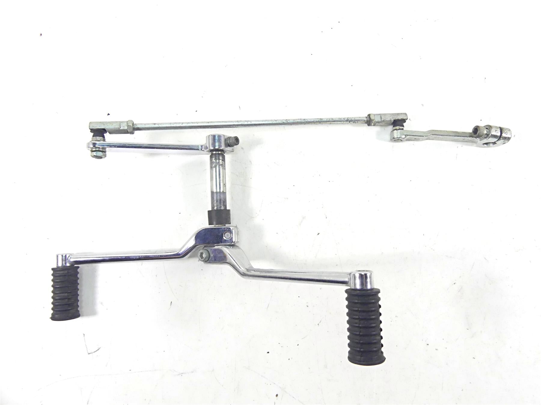 2004 Harley Touring FLHTCUI Electra Glide Shifter Shift Lever Set 33895-82E {{ shop.shopifyCountryName }} - Mototech271