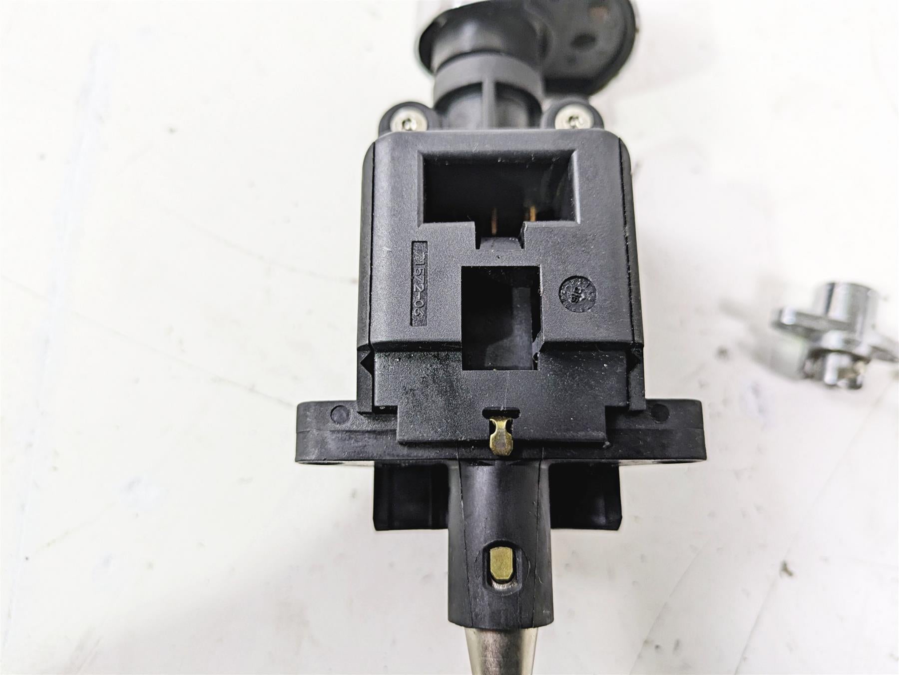 2007 Harley Touring FLHTCU SE CVO E-Glide Ignition Switch Key Lock Set 71572-06 {{ shop.shopifyCountryName }} - Mototech271