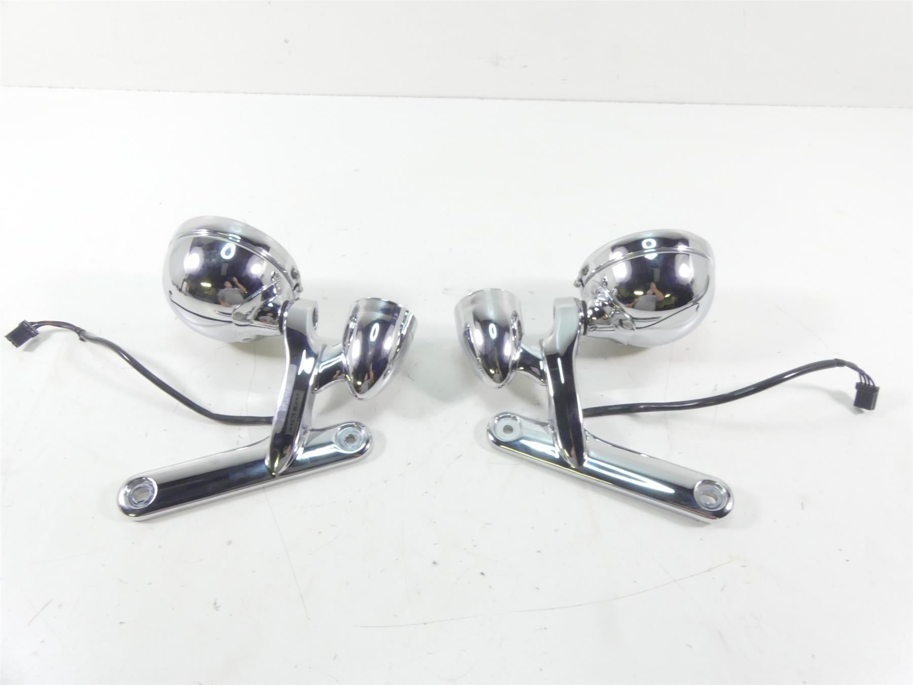 2007 Harley Touring FLHTCU SE CVO Electra Glide Front Spot Led Lights 69548-06 {{ shop.shopifyCountryName }} - Mototech271