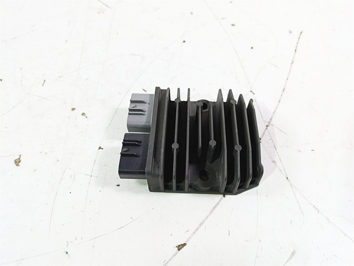 2017 Ducati Monster 1200 S Rectifier Voltage Regulator 54040321A SH821AA {{ shop.shopifyCountryName }} - Mototech271