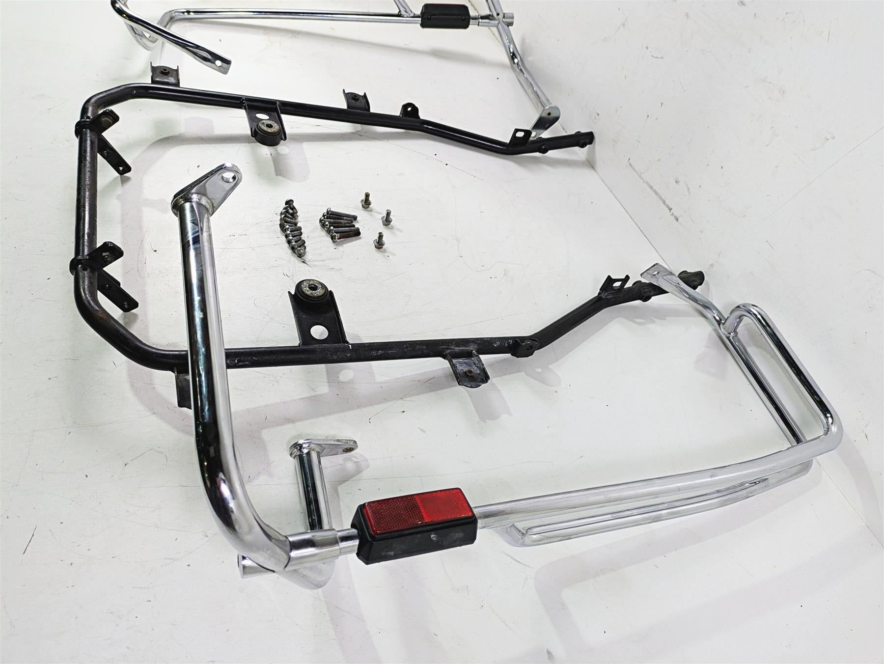 2004 Yamaha XVZ1300 Royal Star Saddlebag Rack Holder Carrier Set 4XY-2841K-00-00 {{ shop.shopifyCountryName }} - Mototech271