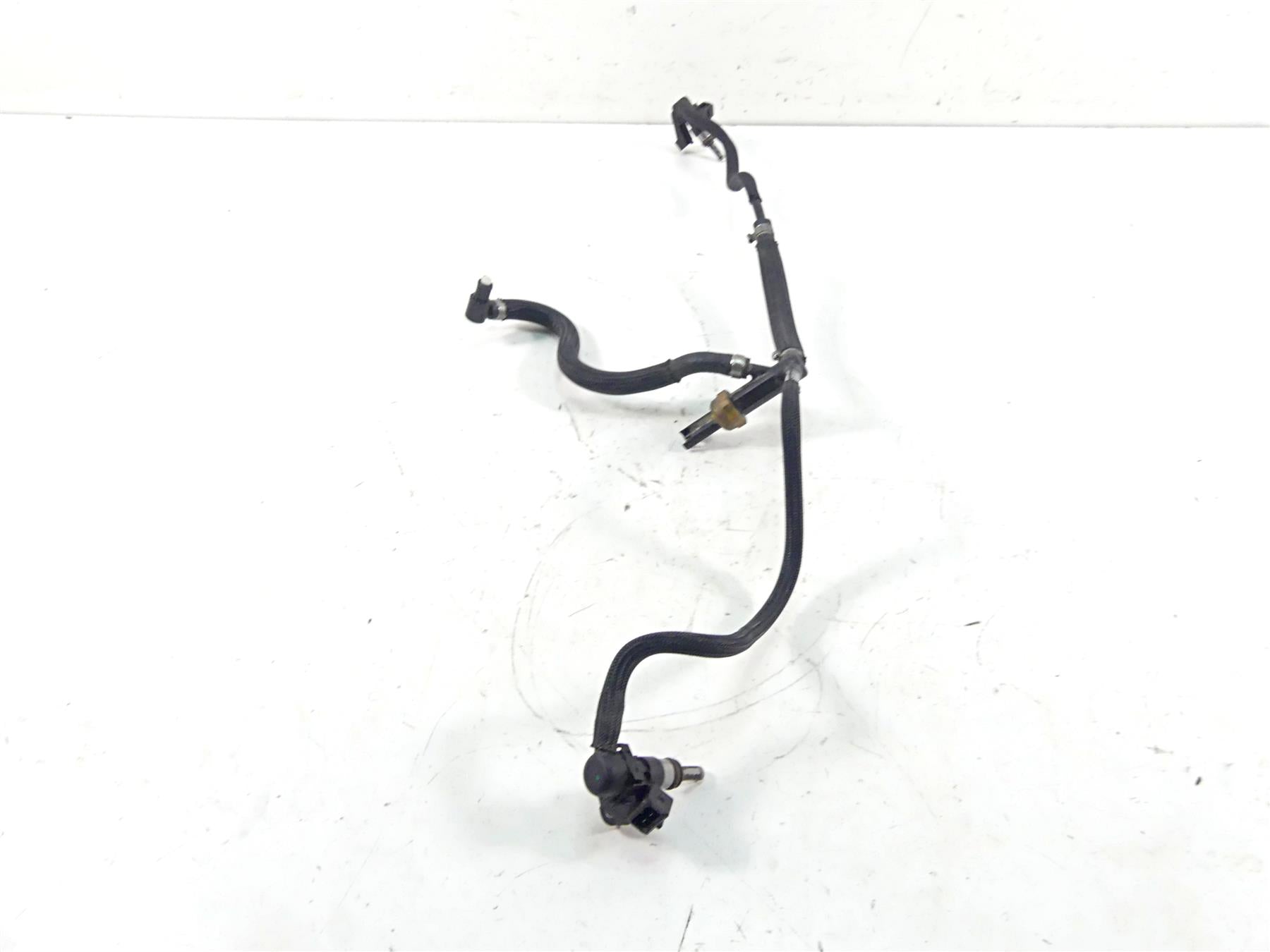 2015 BMW R1200GS GSW K50 Fuel Distributor Injector + Hoses Set 13538556862 {{ shop.shopifyCountryName }} - Mototech271