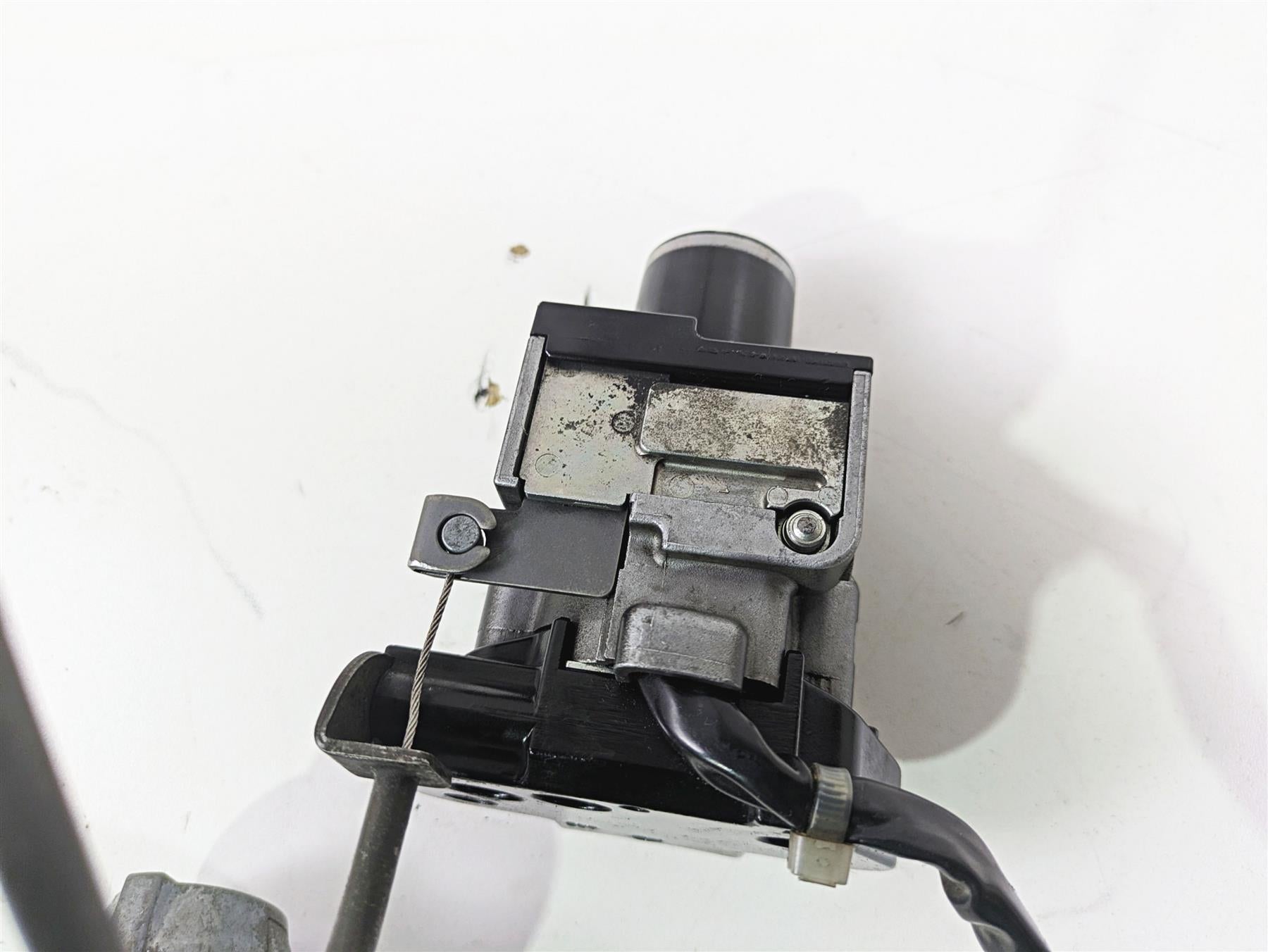 1999 Yamaha XV1600 Road Star Ignition Switch Key Lock Tank Cap Set 4WM-82501-02 {{ shop.shopifyCountryName }} - Mototech271