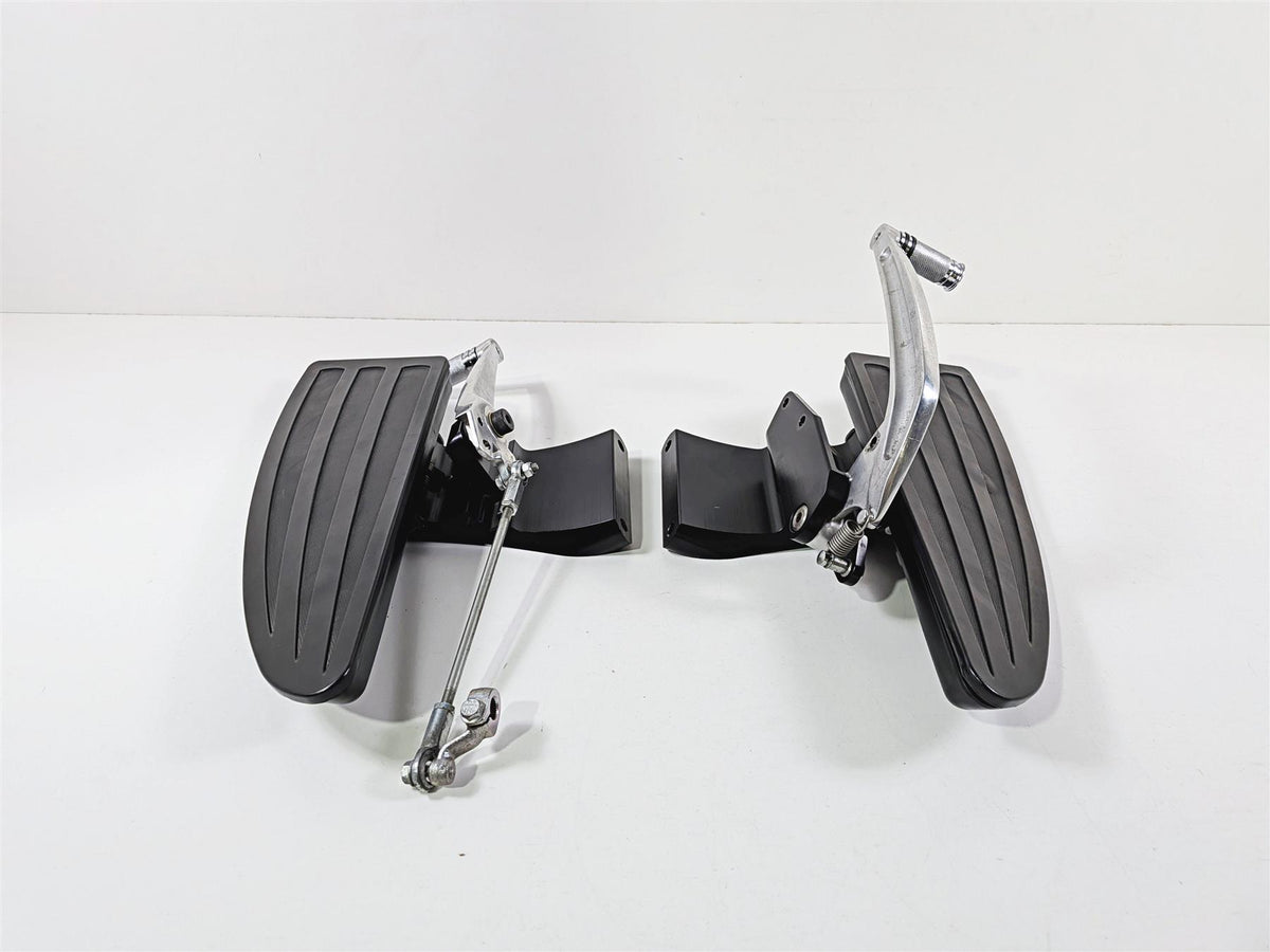 2013 Victory Vision Tour Left Right Floor Board Shifter Brake Pedal 5134178 5137197 {{ shop.shopifyCountryName }} - Mototech271