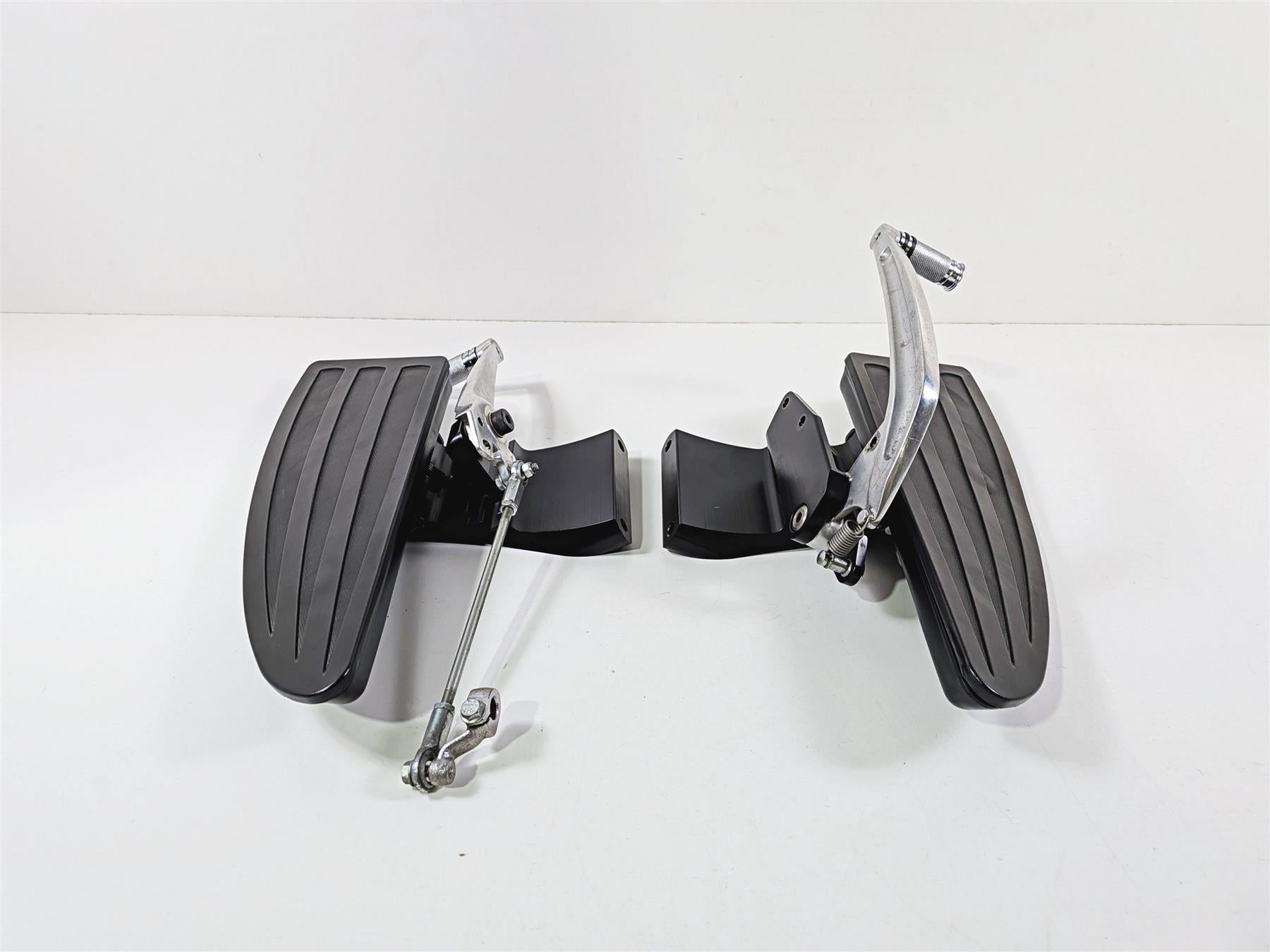 2013 Victory Vision Tour Left Right Floor Board Shifter Brake Pedal 5134178 5137197 {{ shop.shopifyCountryName }} - Mototech271