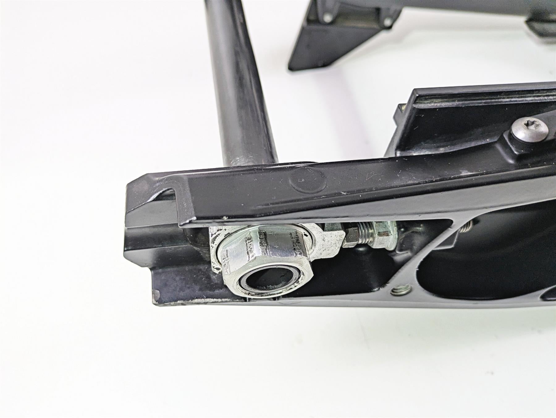 2018 KTM 1290 Super Adv S Swingarm & Axle & Pivot Bolt 6070403004433 {{ shop.shopifyCountryName }} - Mototech271