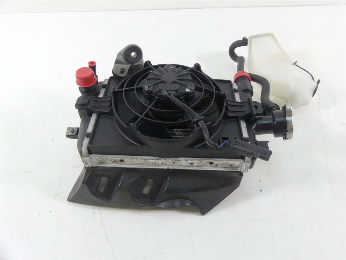 2016 BMW R1200GS K50 Right Side Radiator + Reservoir & Hoses Set 17118546416 {{ shop.shopifyCountryName }} - Mototech271