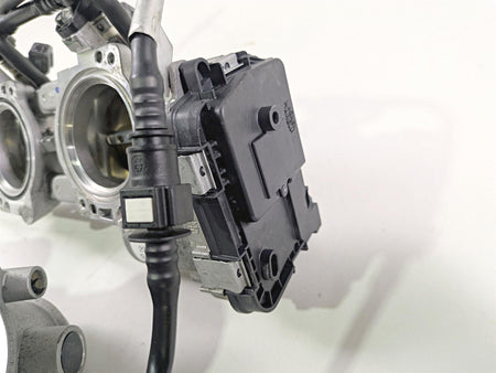 2017 Aprilia RSV 1100 Tuono V4 Factory Front Rear Throttle Bodies 857303 857304 {{ shop.shopifyCountryName }} - Mototech271