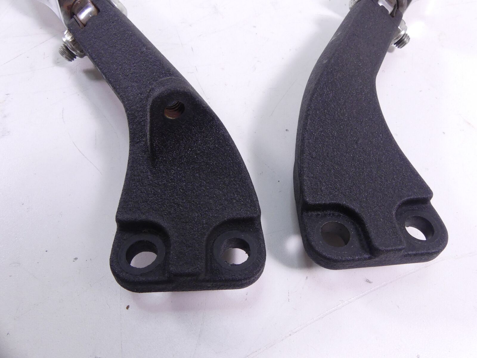 2009 Harley FXDF Dyna Fat Bob Rear Passenger Footpeg Set 49224-06A 49230-06 {{ shop.shopifyCountryName }} - Mototech271