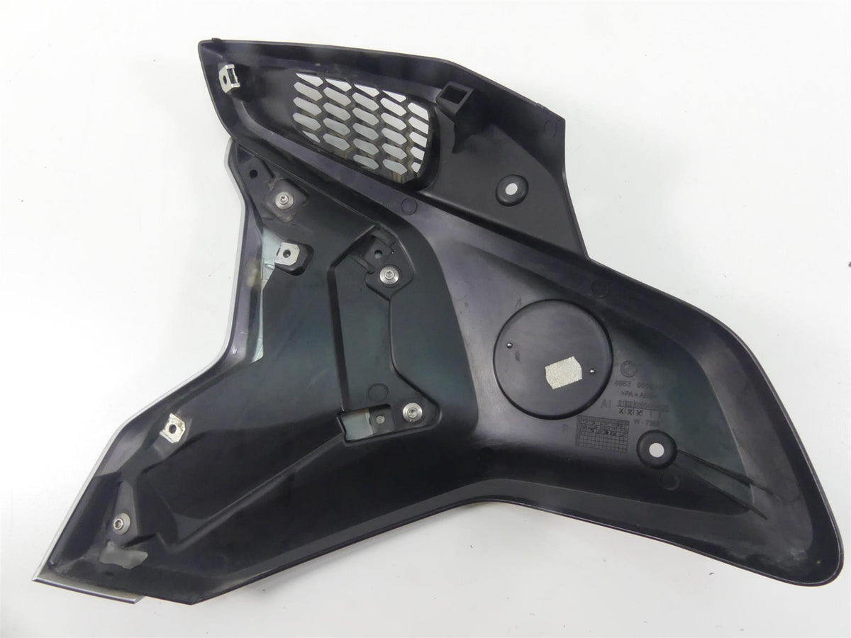 2019 BMW R1250GS K50 Right Side Intake Fairing & Emblem 46638556656 46638392882 {{ shop.shopifyCountryName }} - Mototech271