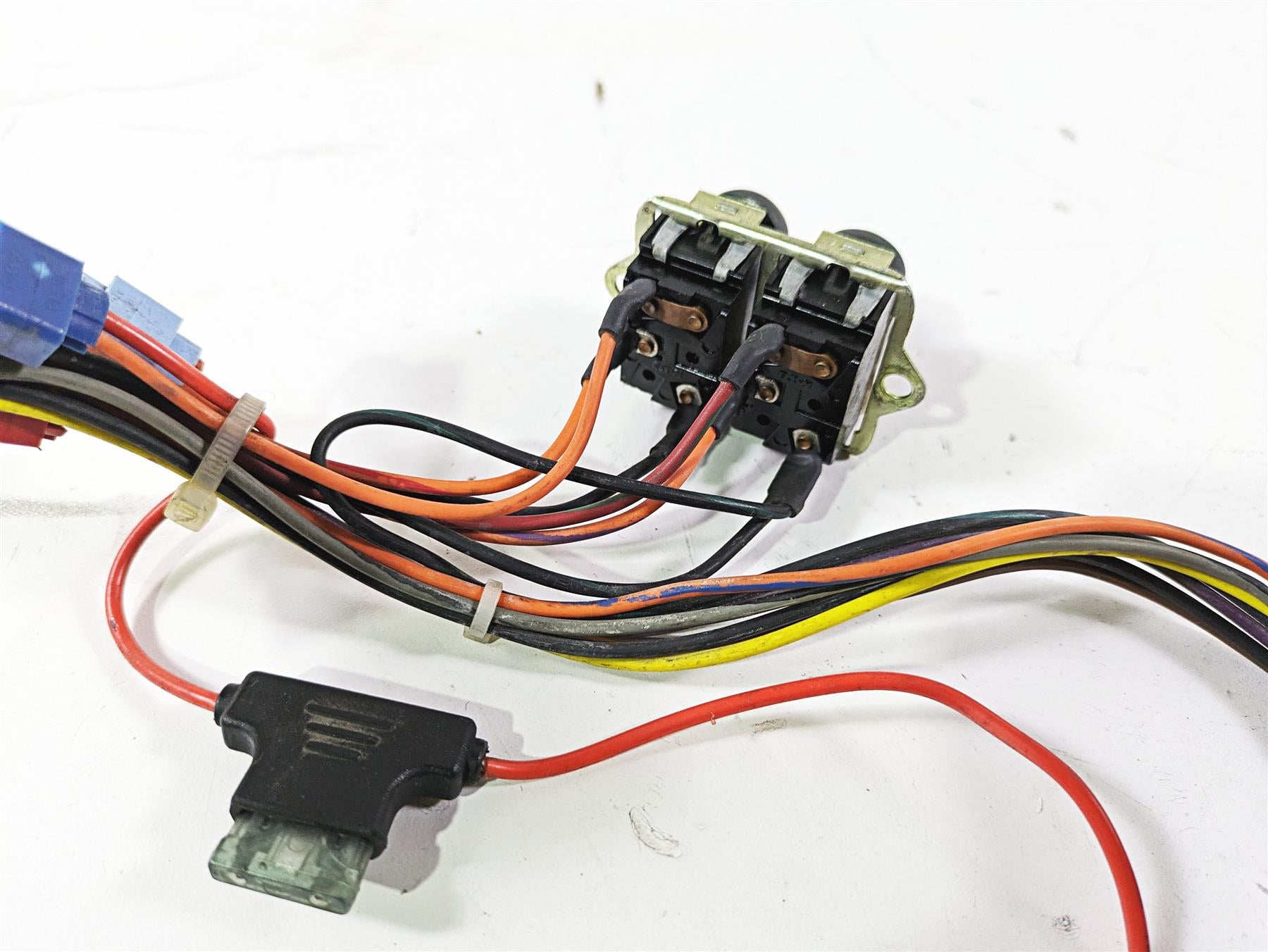 2008 Harley Touring FLHTCU E-Glide 105TH Auxiliary Switch Set Cruise 70271-98 {{ shop.shopifyCountryName }} - Mototech271