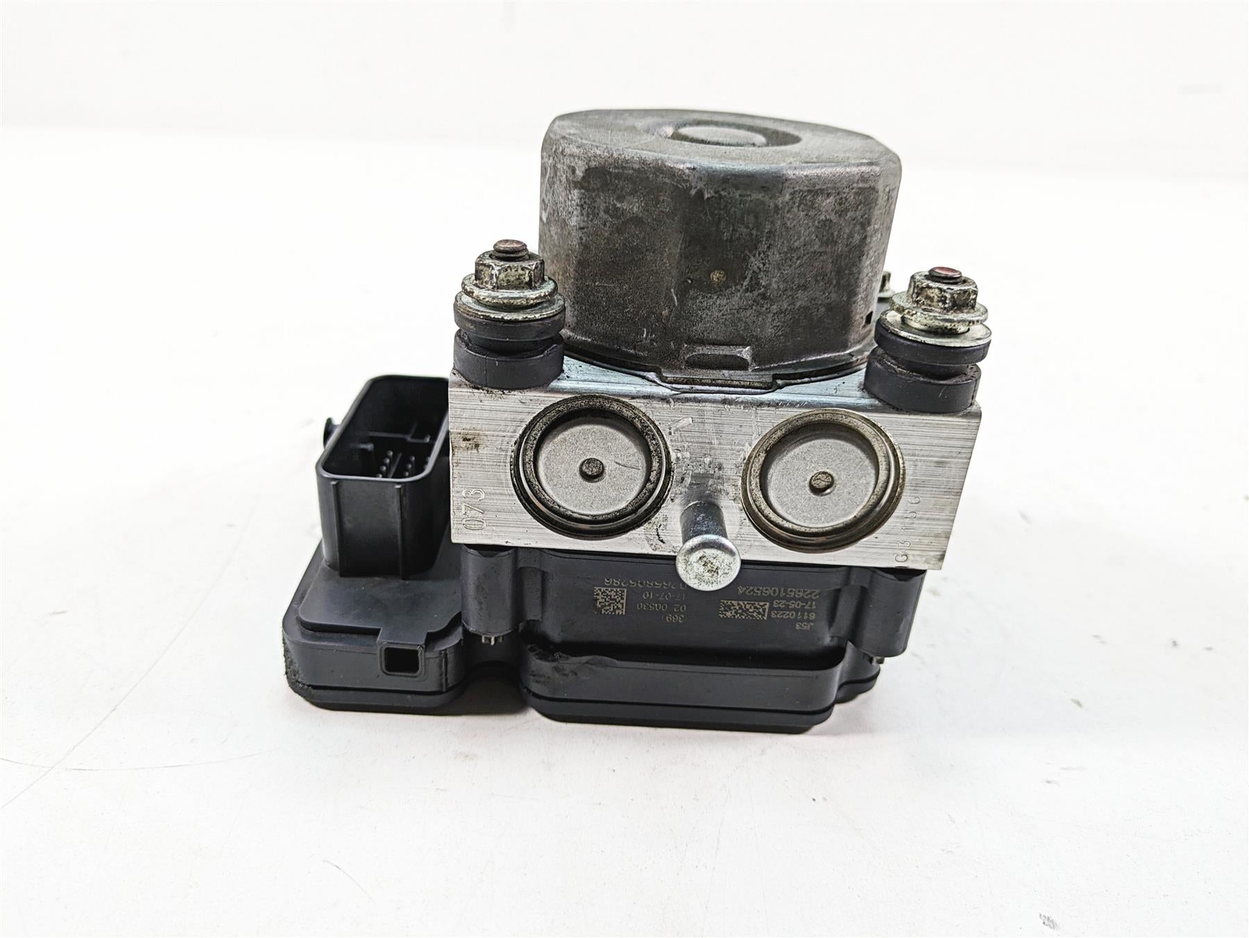 2018 Harley Touring FLHXSE CVO Street Glide Abs Brake Pump Module 41100061B {{ shop.shopifyCountryName }} - Mototech271
