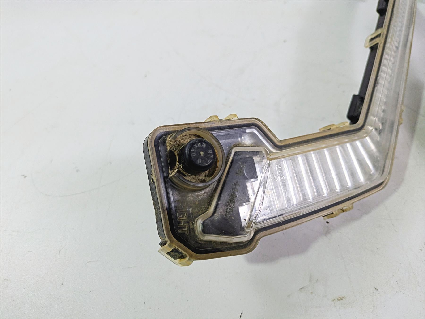 2020 Can Am Maverick X3 Turbo R STD Front Signature Running Light Set 710004994 {{ shop.shopifyCountryName }} - Mototech271