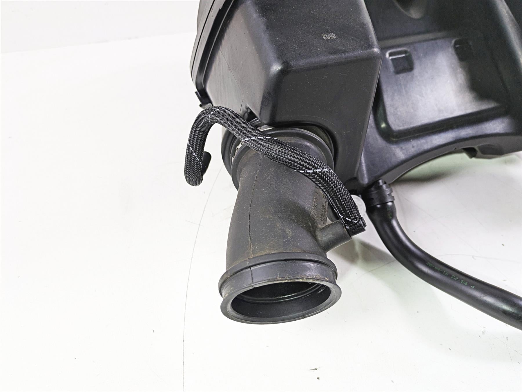 2016 BMW R1200RS K54 Air Filter Box Cleaner Breather & Tubes 13718523907 {{ shop.shopifyCountryName }} - Mototech271