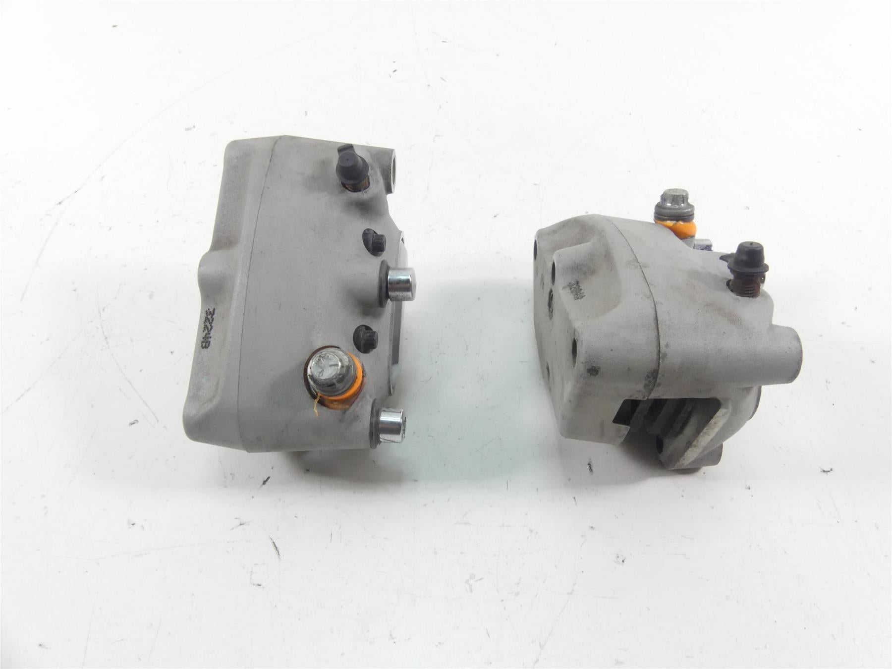 2005 Harley Touring CVO FLHTC SE Electra Glide Front Brake Caliper Set 44381-99 {{ shop.shopifyCountryName }} - Mototech271