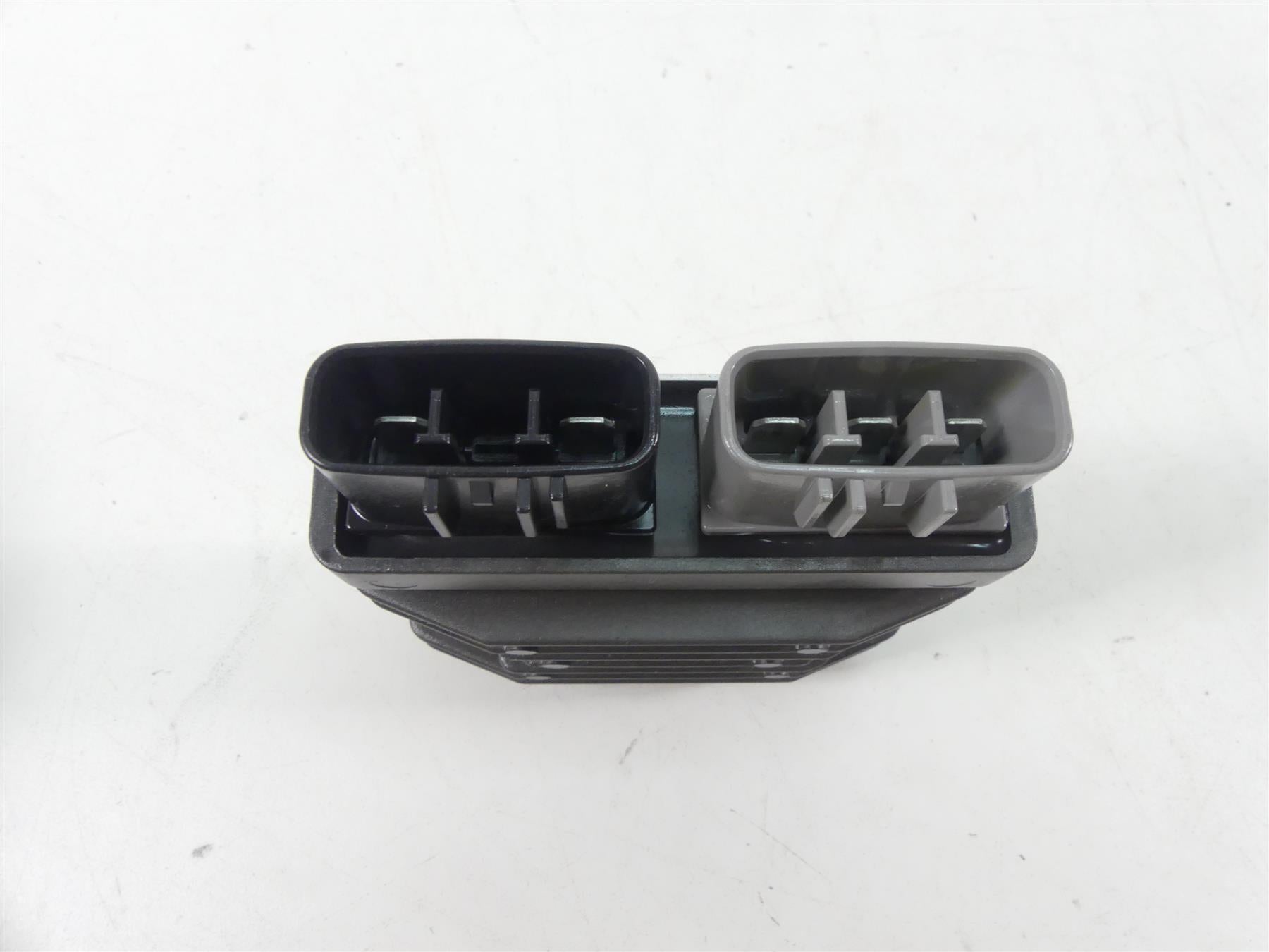 2018 Triumph Street Triple 765RS Rectifier Voltage Regulator T1300675 FH020AA {{ shop.shopifyCountryName }} - Mototech271