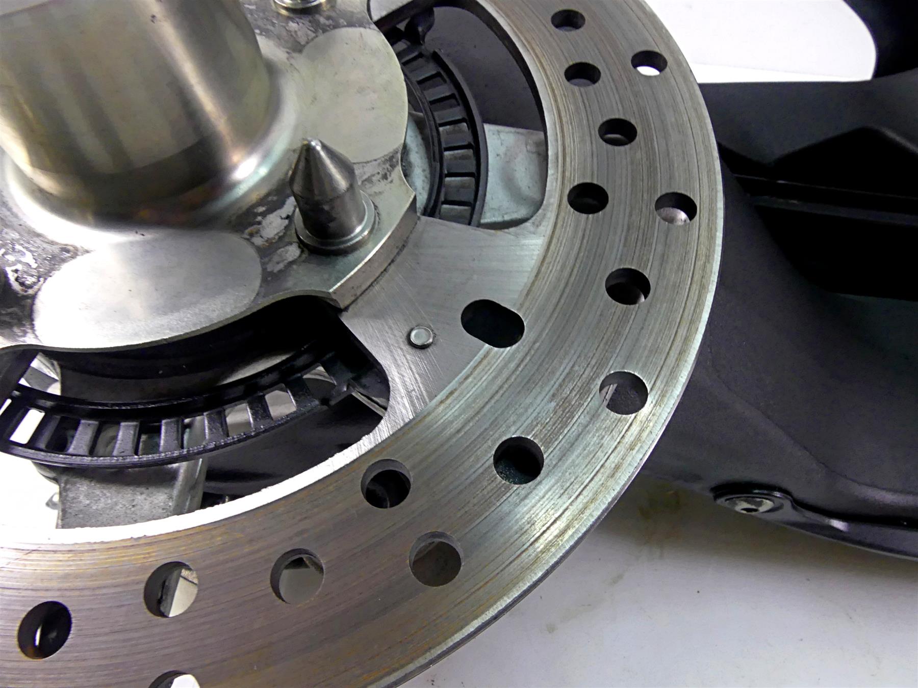 2012 Ducati Panigale 1199S Rear Swingarm Swing Arm & Axle 37021103BA {{ shop.shopifyCountryName }} - Mototech271