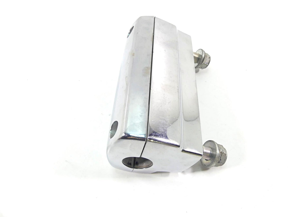 2007 Honda VTX1800 T2 Handlebar Riser Holder Set 53231-MCV-000 53131-MCV-000 {{ shop.shopifyCountryName }} - Mototech271