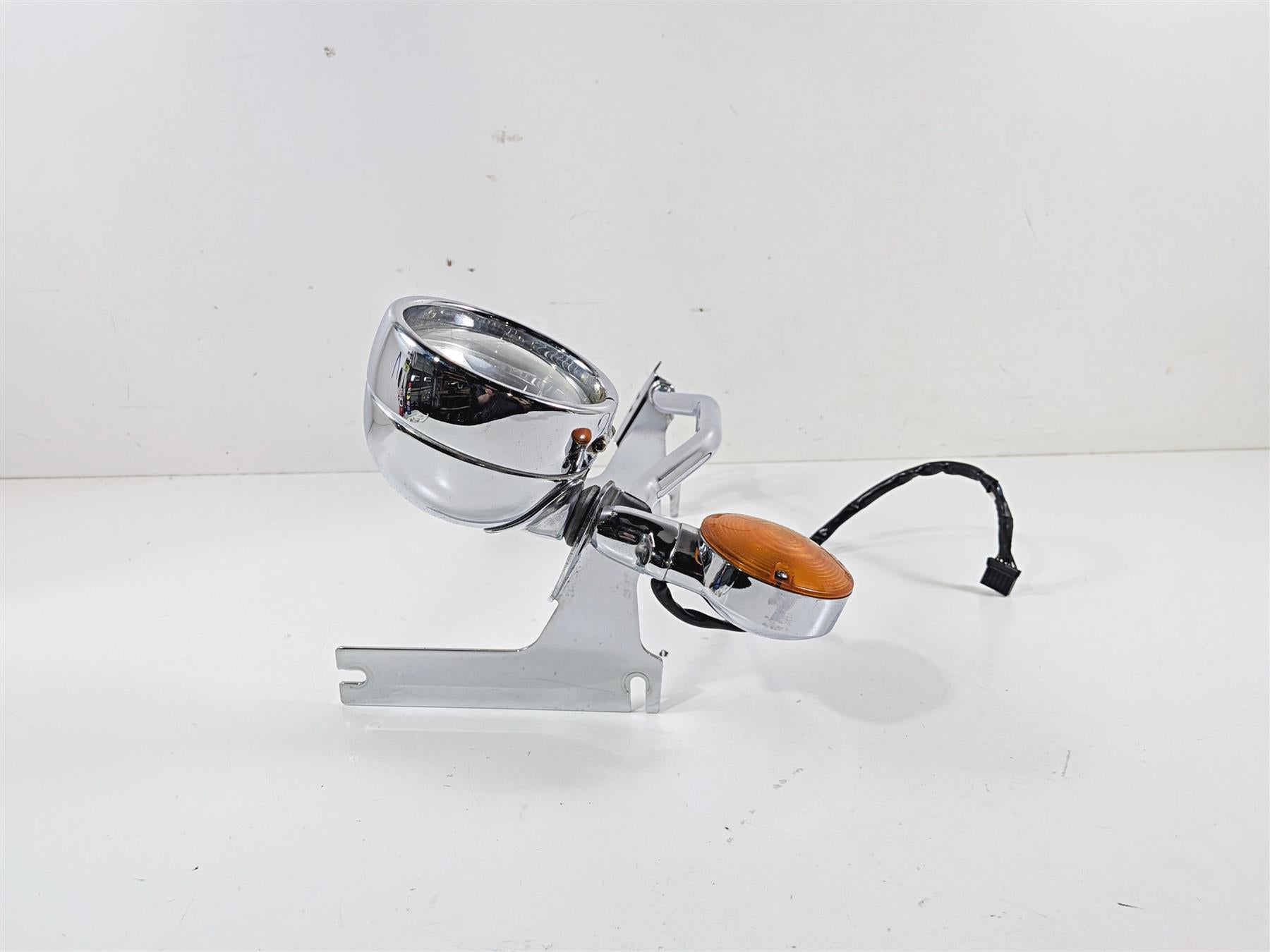 2000 Harley Touring FLHRCI Road King Spotlight Bar & Right Light Read 68712-94A {{ shop.shopifyCountryName }} - Mototech271