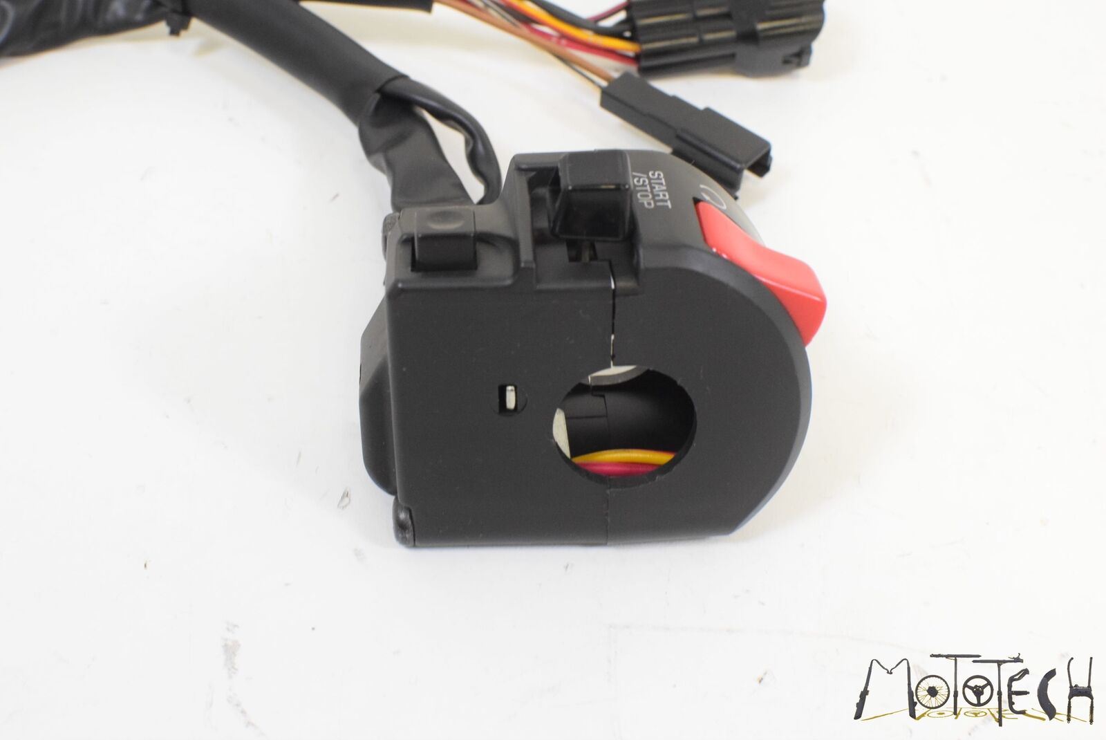 2015 Kawasaki ZX10R ZX10 R Ninja Right Hand Control Switch Kill Start 46091-0114 {{ shop.shopifyCountryName }} - Mototech271