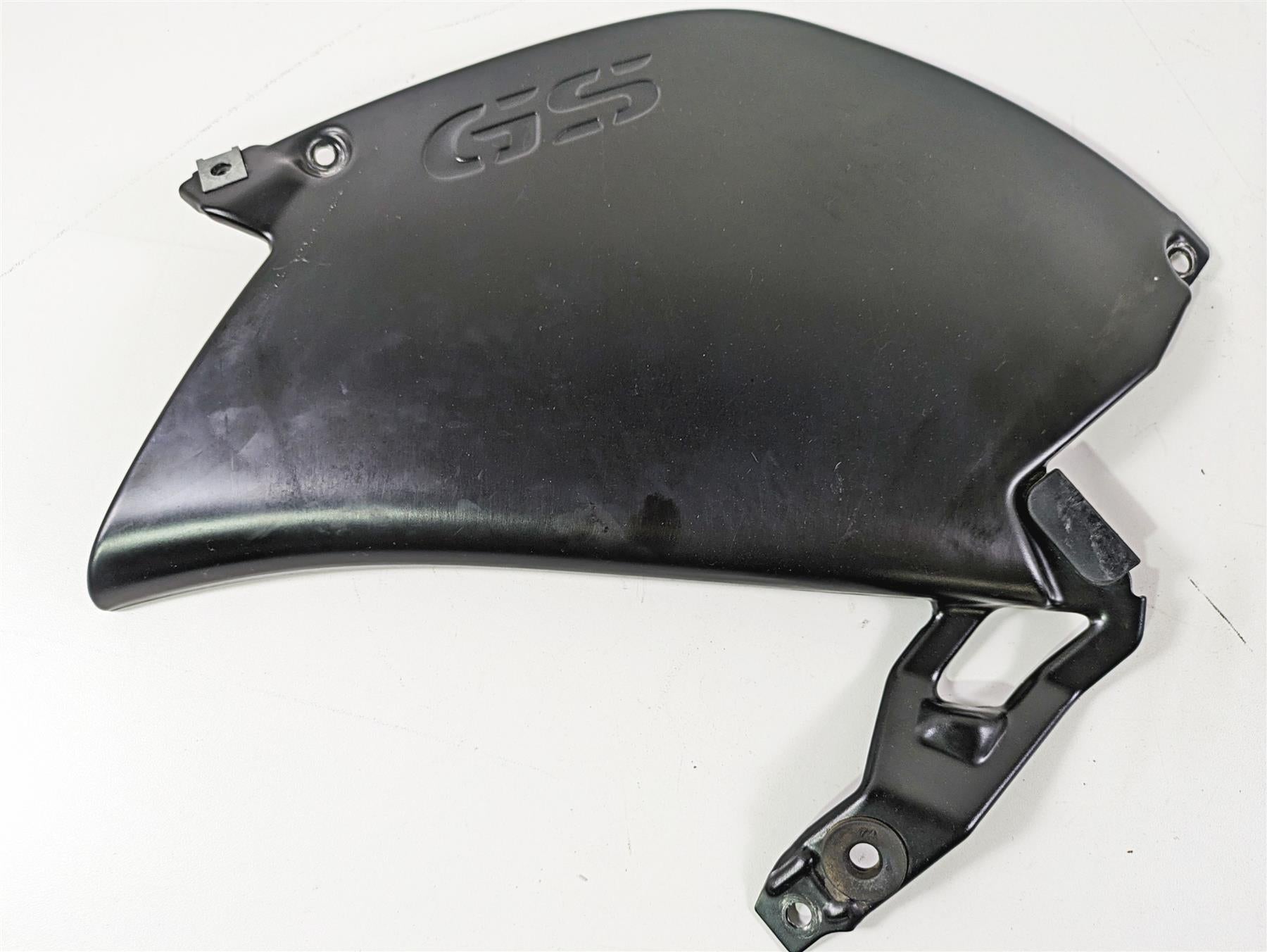 2006 BMW R1200GS K255 Adv Between Leg Side Cover Set 46637698234 46637727269 {{ shop.shopifyCountryName }} - Mototech271