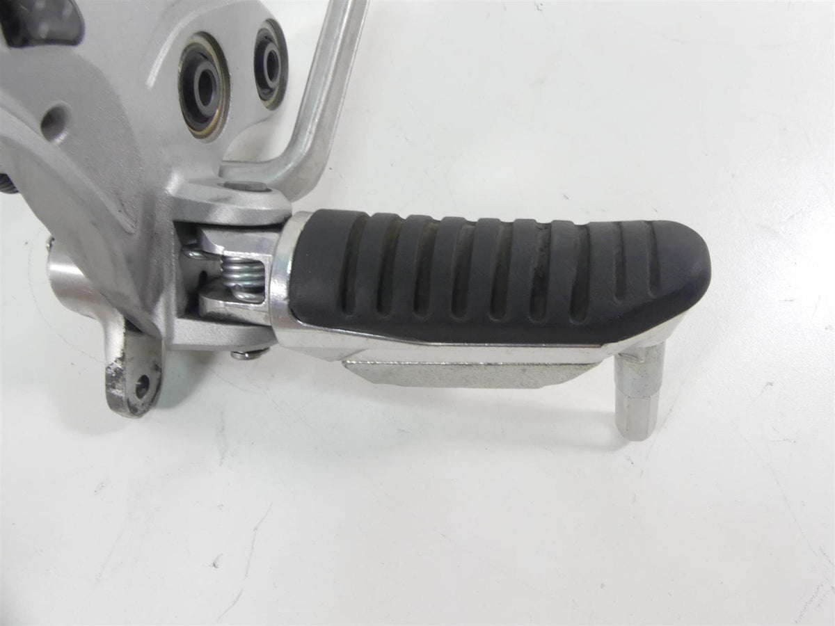 2020 Suzuki GSX1300 R Hayabusa Right Front Footpeg & Brake Pedal 43510-15H00 {{ shop.shopifyCountryName }} - Mototech271