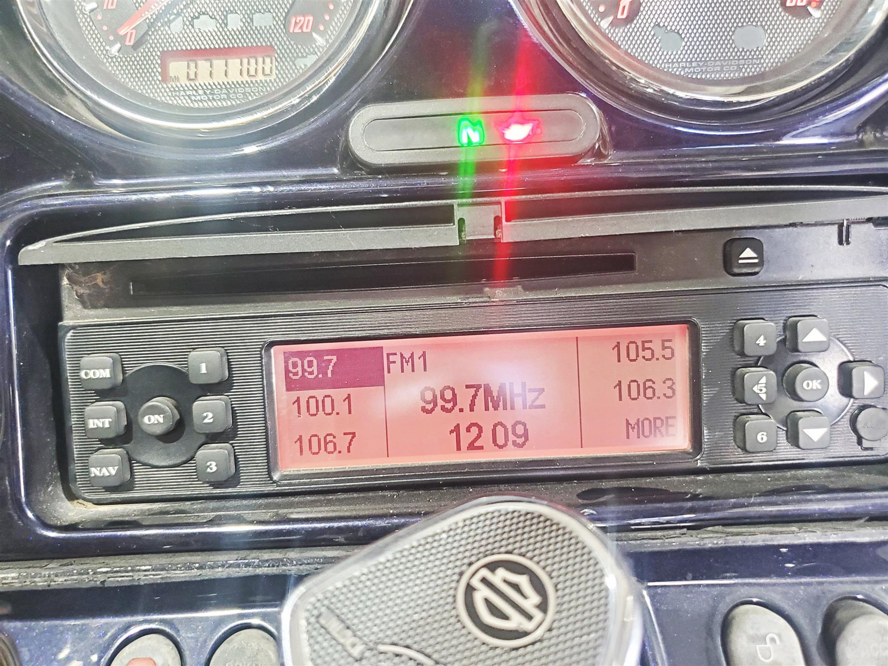 2011 Harley Touring FLHTCUSE CVO E-Glide Radio Stereo Harman Kardon 76160-06 {{ shop.shopifyCountryName }} - Mototech271
