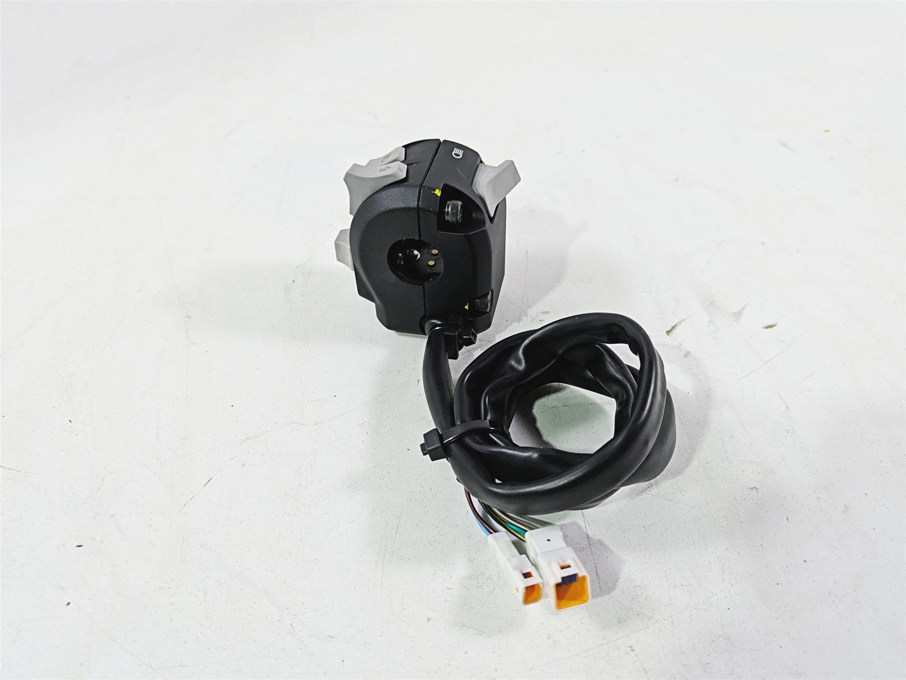 2022 Ducati Scrambler Desert Sled Left Hand Turn Signal Control Switch 65110271C {{ shop.shopifyCountryName }} - Mototech271