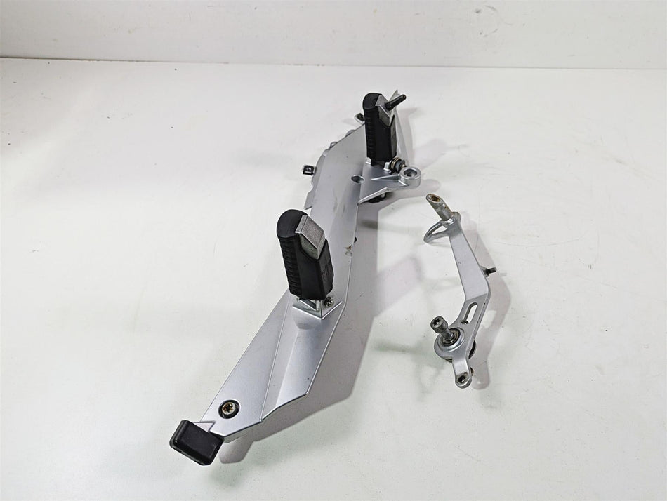 2010 BMW R1200RT K26 Right Foot Pegs Bracket & Brake Pedal Lever 46717675290 {{ shop.shopifyCountryName }} - Mototech271