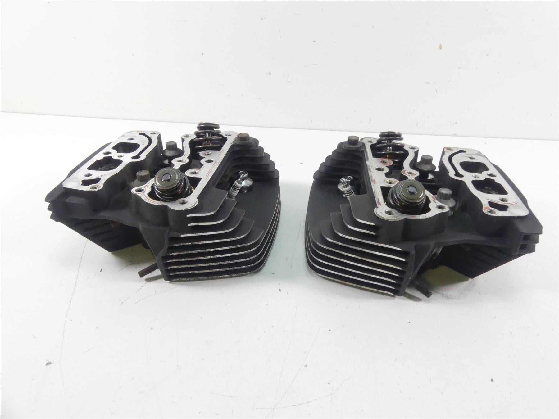2008 Harley Softail FXSTB Night Train 96ci Cylinderhead Head Set 17178-06A {{ shop.shopifyCountryName }} - Mototech271