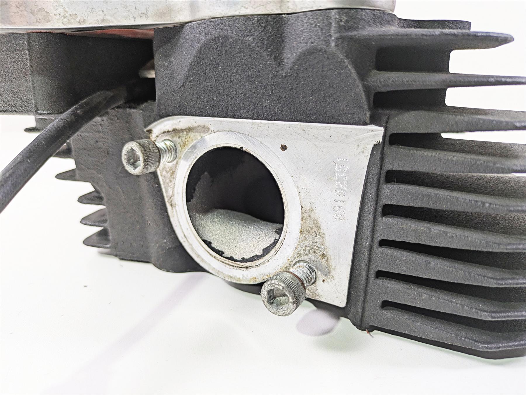 2014 Harley FXDF Dyna Fat Bob Rear Cylinderhead Cylinder Head Set 17179-06 {{ shop.shopifyCountryName }} - Mototech271