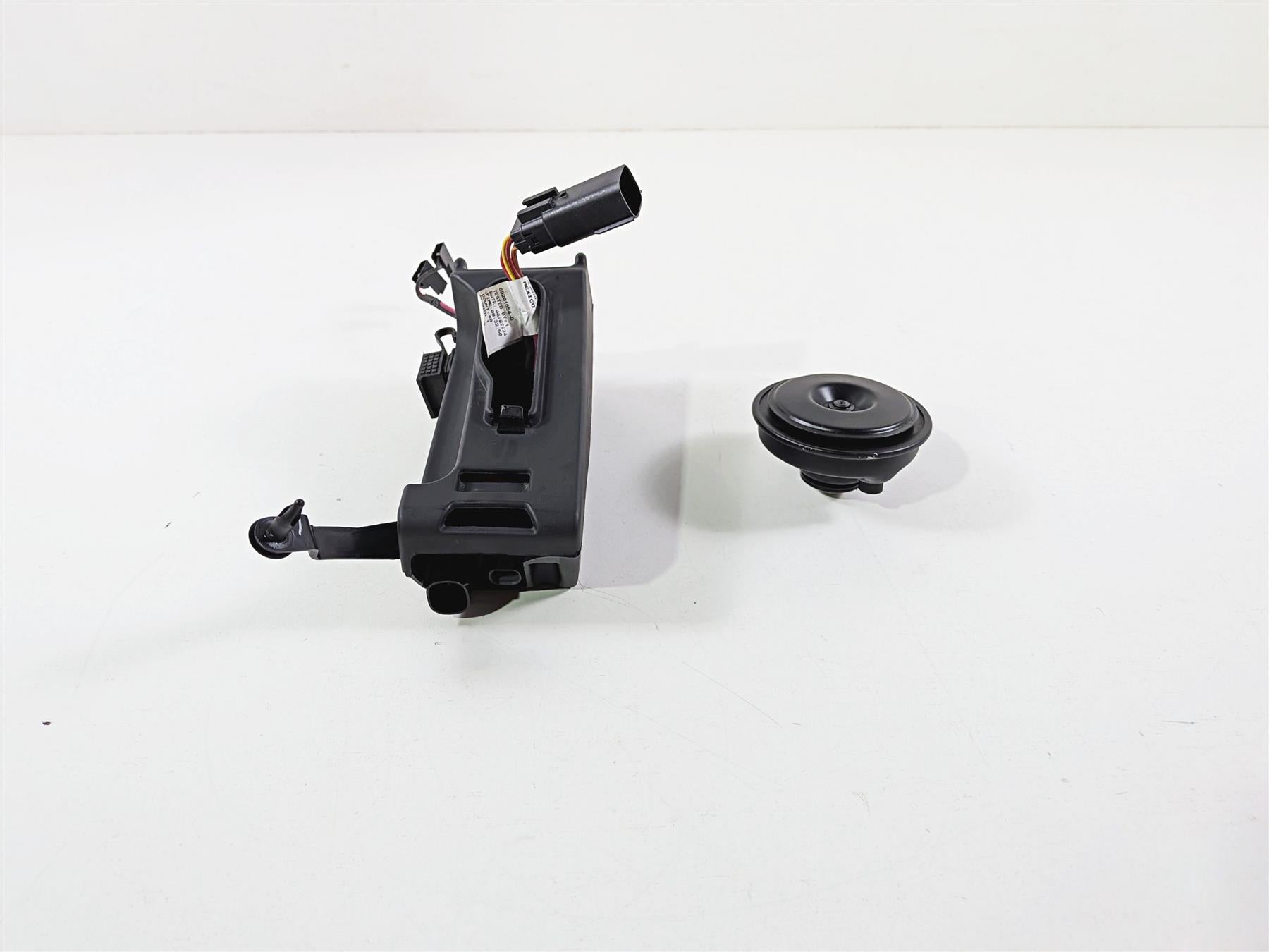 2024 Harley Softail FXLRST Low Rider Horn & Wiring Box Set 69201654 {{ shop.shopifyCountryName }} - Mototech271